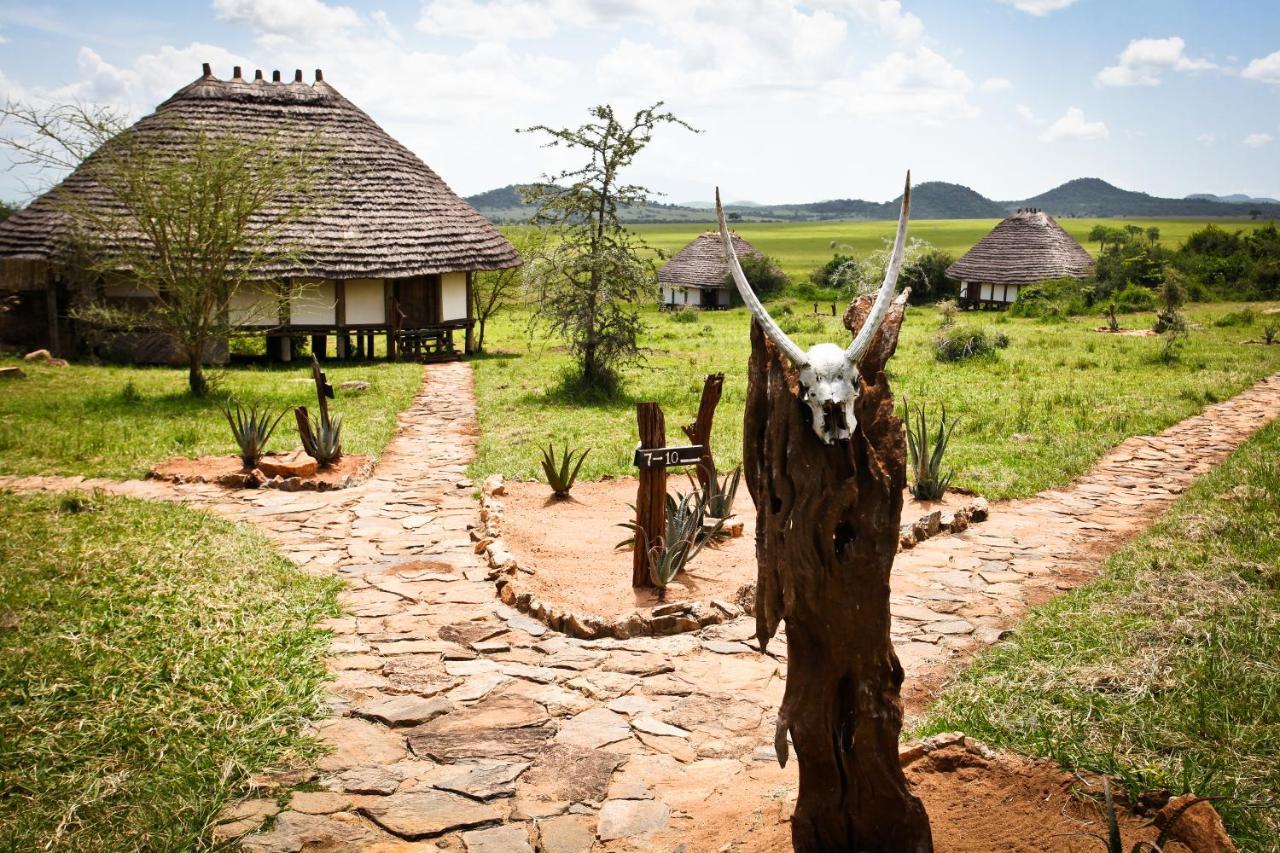 Apoka Safari Lodge Loitanit Exterior photo